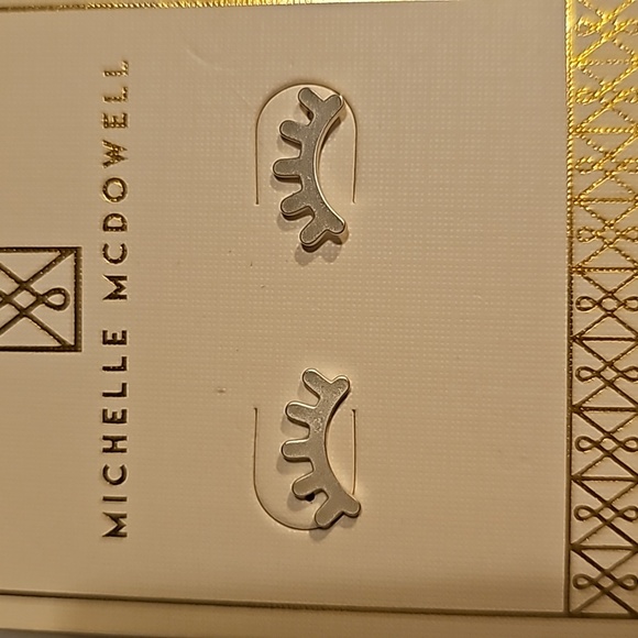 MICHELLE MCDOWELL NWT Silver eyelash earrings modern unique - Picture 8 of 8